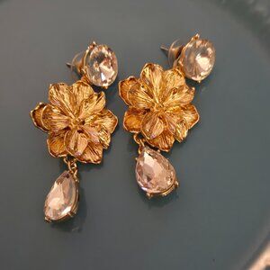 Flower can Crystal Earring